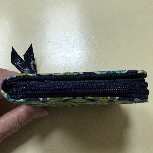 Vera Bradley Daisy Daisy Square Wallet with coin purse. - Picture 8 of 12